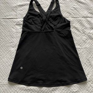 Lululemon tank top built in bra sz 6